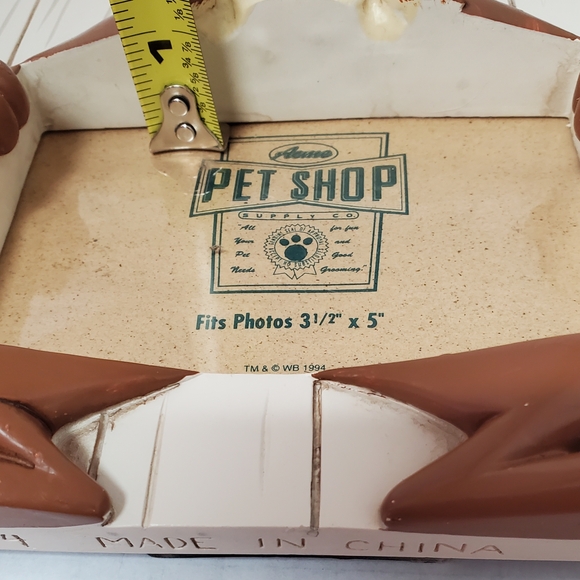 Warner Bros. Dog Frame - Brown and Cream Hector The Bulldog. 3-D Frame. - Picture 7 of 9